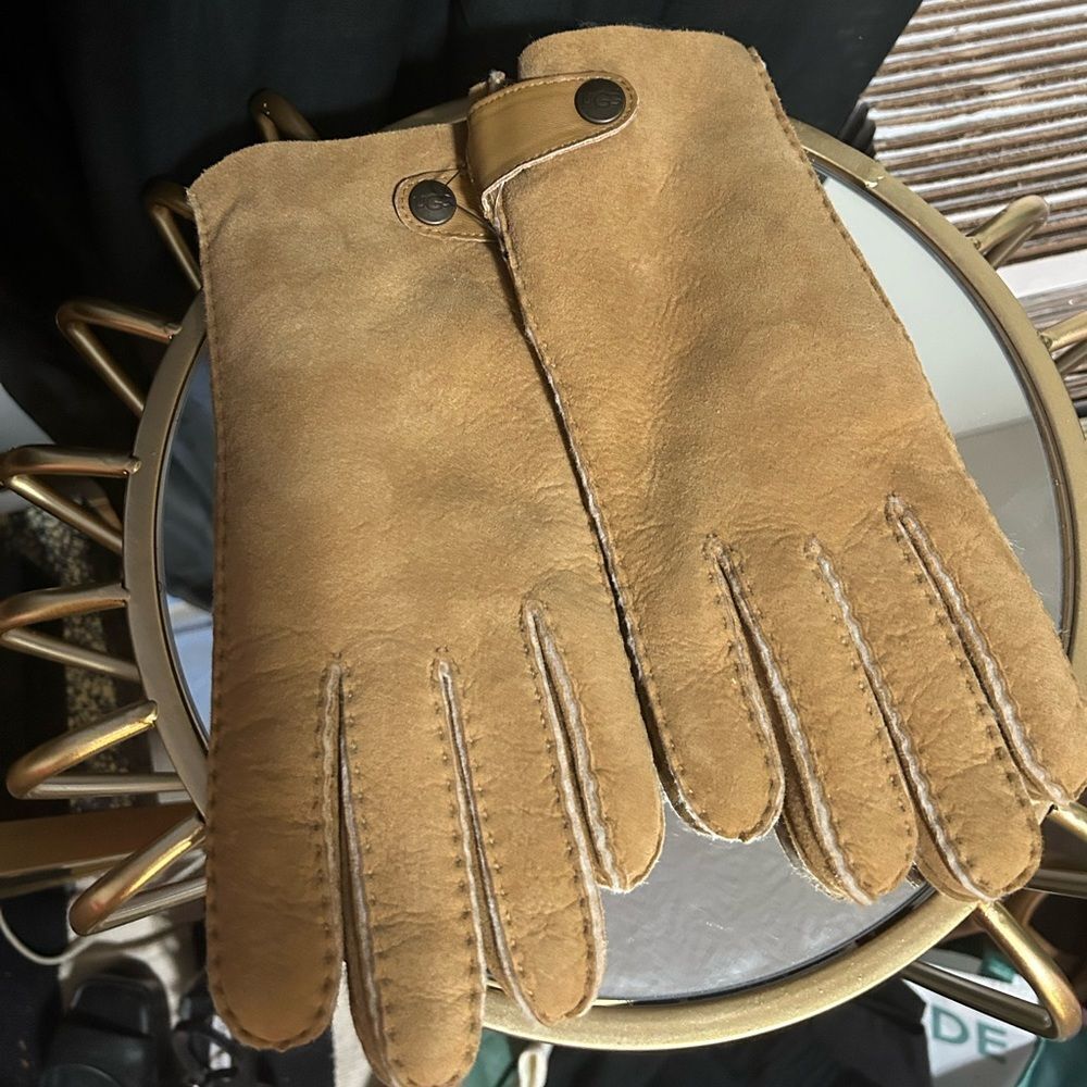 Ugg Genuine Shearling Lined Leather Tech Gloves N… - image 3